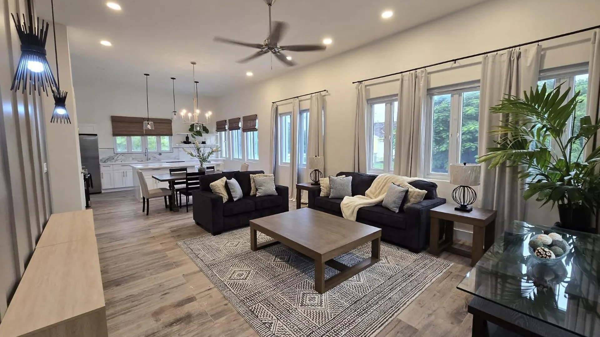 Sweet Lyford Home In Paradise With Chauffeur & Private Butler location
